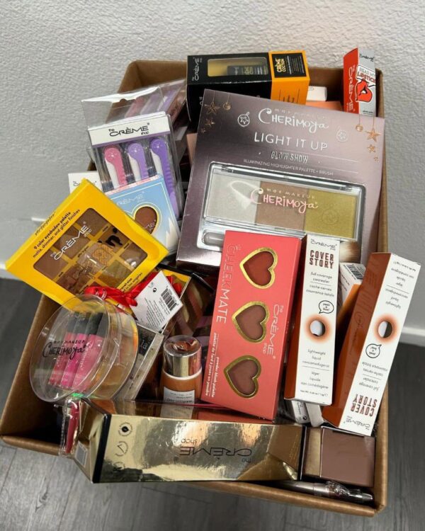 Mixed Cosmetic Pallets